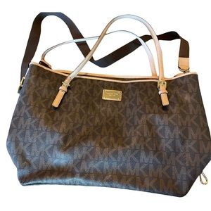 Michael Kors Leather Bag/Tote (large)